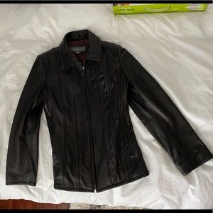 Liz Claiborne leather jacket (M) like new